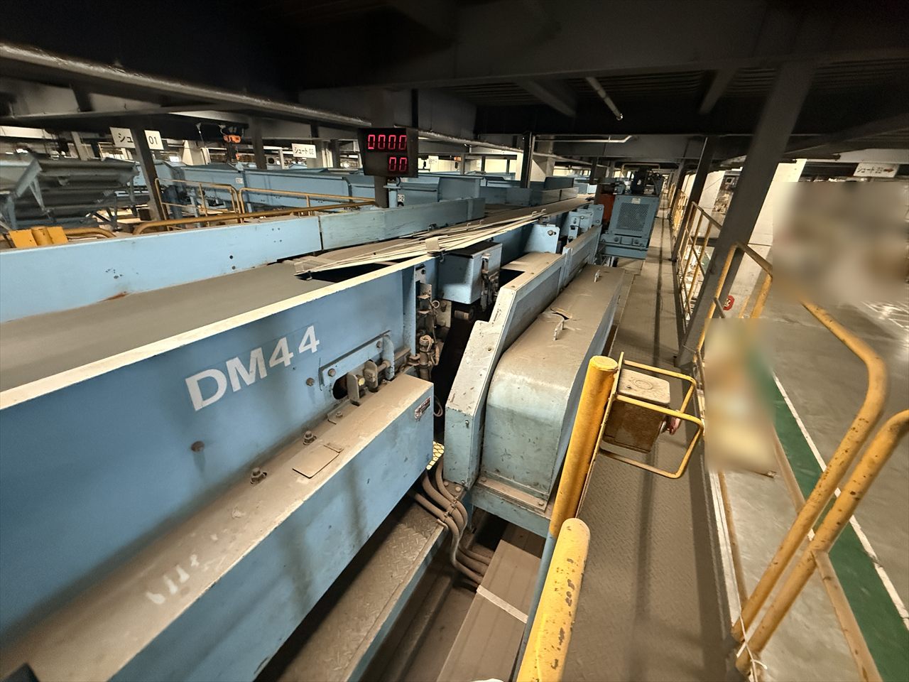 関西物流センター 中二階 直線コンベヤ撤去工事 施工前 写真1
